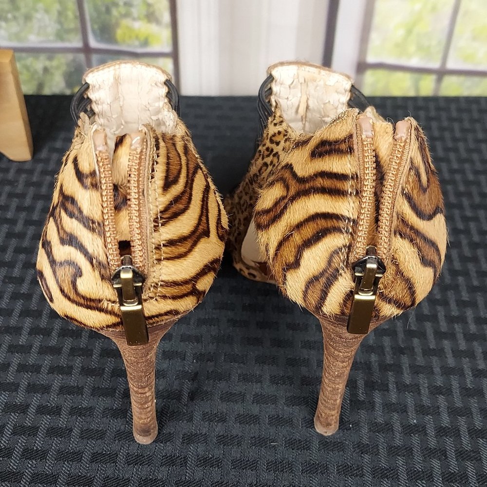 BOUTIQUE 9 ANIMAL PRINT OPEN TOE HEELS (9) - Picture 11 of 15